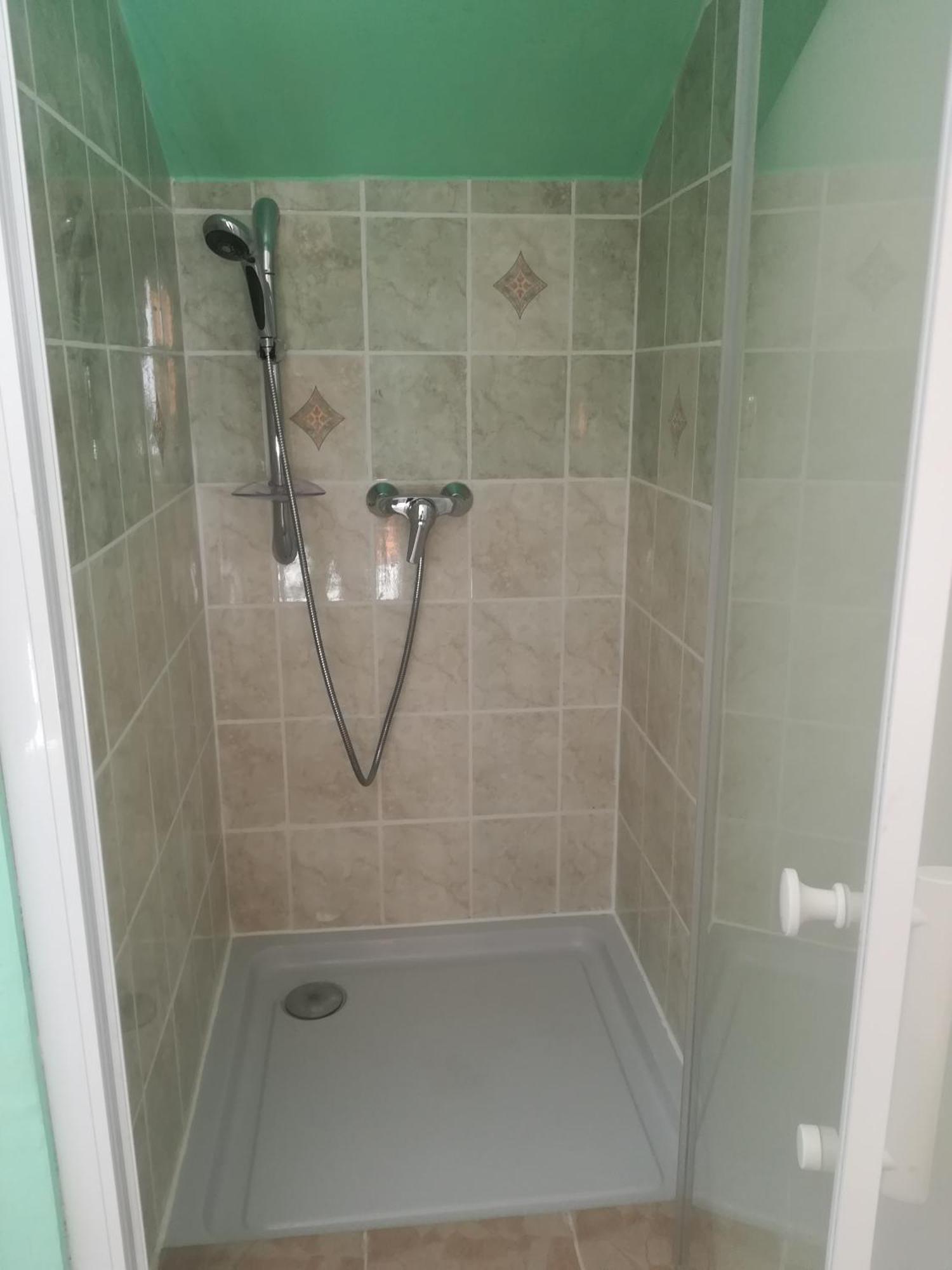 Appartement Avec Jacuzzi Hammam Sauna Privatise Au Rez De Chaussee Ds Maison A Voglans A 2 Kilometres Du Lac Du Bourget En Savoie Entre Chambery Et Aix Les Bains Cure Thermale Ruang foto